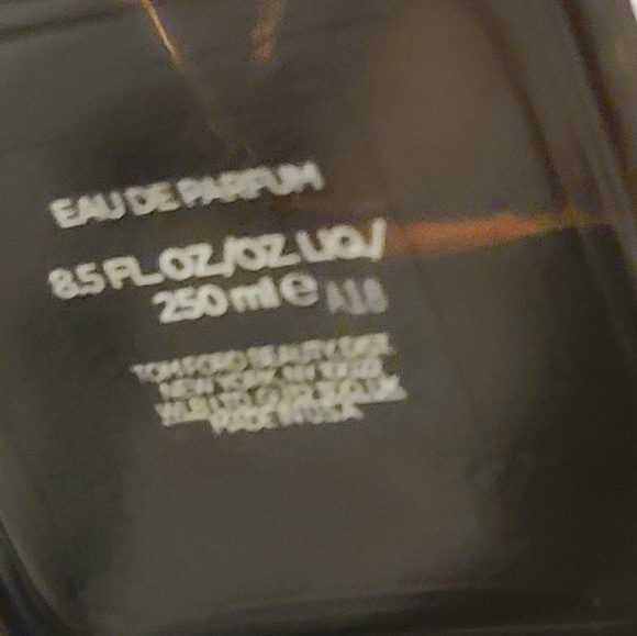 Tom Ford Oud Wood Intense - Picture 2 of 4